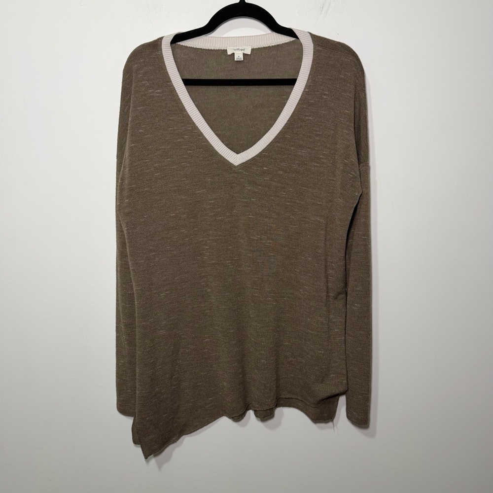 Aritzia Wilfred women’s Sherbrooke V-Neck Long Sleeve Tan Brown preppy Size M